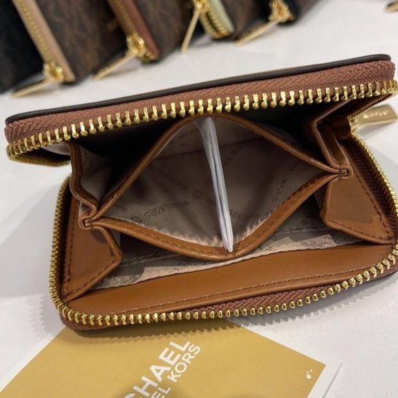 Michael Kors Jet Set Travel Medium Zip Around Card Case Vanilla - Picture 12 of 16